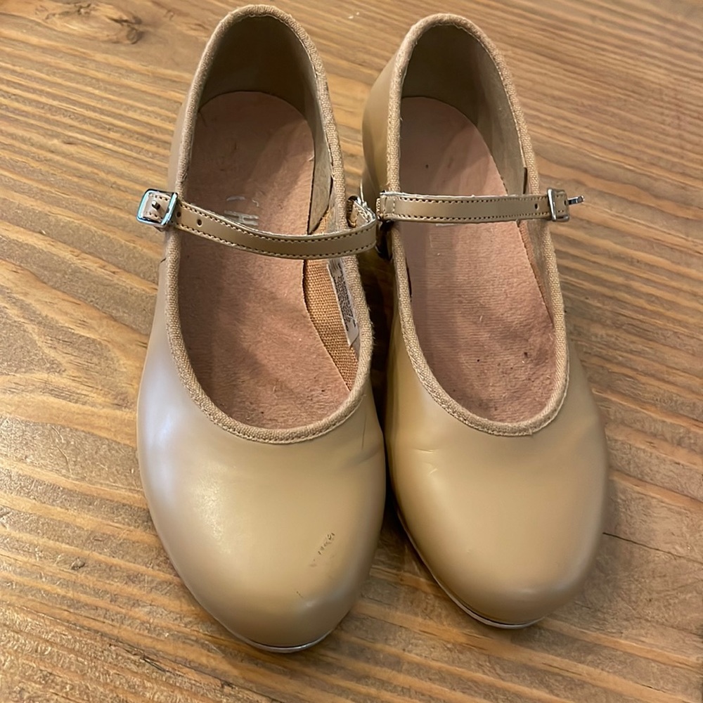 Bloch girls tan tap shoes size 13.5